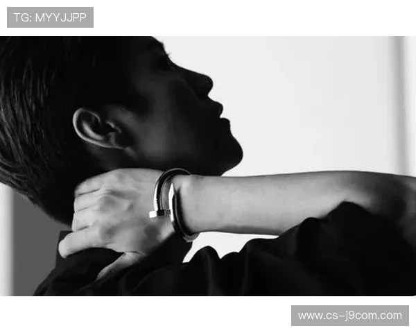 暗灰色系足球照片后期调色完整教程打造低饱和质感运动大片效果