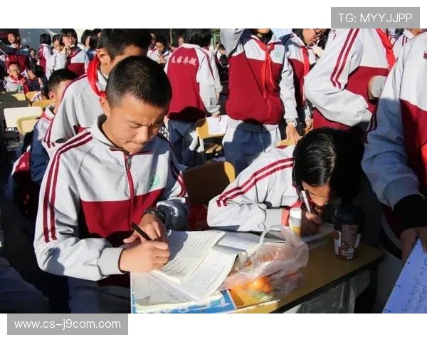 聚焦丹溪杯足球赛激扬青春校园绿茵风采盛会全面绽放活力风貌跃动 聚焦丹溪杯足球赛激扬青春校园绿茵风采盛会全面绽放活力风貌跃动